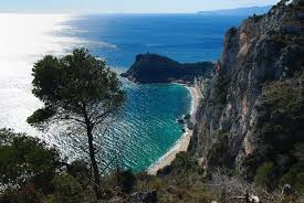 Tra Noli E Varigotti Una Passeggiata Mozzafiato Passeggiate Idee Per Le Vacanze Vacanze In Italia