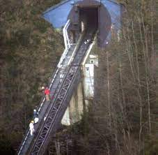 Bei einem seilbahnunglück in verbano in der. Seilbahn Ungluck Als 155 Menschen In Der Feuerfalle Von Kaprun Starben Welt