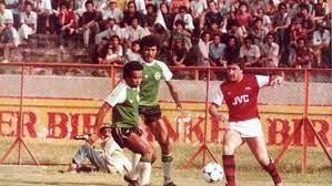 Niac mitra semakin disukai ketika menuai zaman keemasan kala diperkuat pemain asing legendaris dari singapura, fandi achmad dan david lee. Kenangan I Wayan Diana Di Niac Mitra Kalahkan Arsenal Dan Menghadapi Franz Beckenbauer Indonesia Bola Com