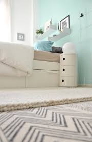 Schlafzimmer wand in grün streichen. Umstyling Neue Farbe Im Schlafzimmer Annablogie Interior Und Wohntrends