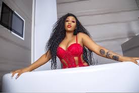 Victoria kimani who reacted to post on toke makinwa's instagram page, got dragged by social media users who were angry with her over her fight with tiwa savage.recall we reported earlier that toke makinwa who reacted to the fight between the two songstress, had stated that a woman putting out the light of another won't make her shine brighter. Who Is Victoria Kimani Shading In Instagram Post Pulse Nigeria