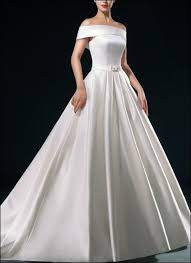Nicht klassisch in anderen sprachen: Klassisches Brautkleid Mit U Boot Ausschnitt Von Lafanta Braut Und Abendmode