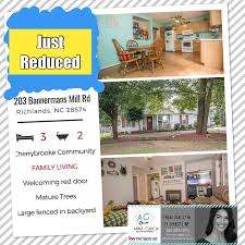 Deco decor magazine there's a lot of great thinking behind every great home design. This Beautiful Home In Richlands Nc Has Just Been Reduced For Price Additional Information Or To Preview This Ho Red Door Real Estate Tips Family Living