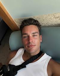 Joe Down's Instagram, Twitter & Facebook