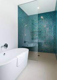 Mosaico Bagno 100 Idee Per Rivestire Con Stile Bagni Moderni E Classici Idee Bagno Blu Bagno Minimalista Arredamento Bagno