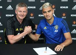 Jun 25, 2021 · that means other fringe players like diogo dalot and andreas pereira could both leave, with the pair both spending last season on loan in serie a. Man Utd Duo Andreas Pereira And Axel Tuanzebe Sign New Deals At Old Trafford London Evening Standard Evening Standard