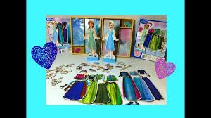Setul include cele 2 papusi: Anna Si Elsa Din Regatul De GheaÈÄ Se ImbracÄ Cu Rochii Èi Accesorii Magnetice Youtube