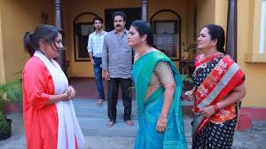 Hot tamil aunty sexy tummy and big ass in blue saree ilkiya serial mp4  snapshot 00 06 637 — Postimages