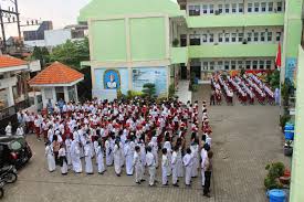 Sebagai contoh disini saya akan mendownload profil sekolah smp negeri 65 jakarta, maka untuk melakukannya silahkan anda ketikkan di google dengan kata kunci sebagai berikut data pokok smpn 65 jakarta. Smpn 49 Surabaya July 2014