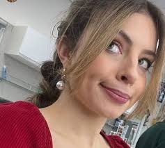 Charlotte Jordan, Daisy so cute