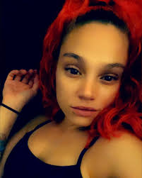 Larissa Collazo (@tiiny_badgurl_collazo) • Instagram photos and videos