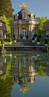 Pin Von Enrique Correa Sanfuentes Auf The World Of Miss Millionairess Architektur Gebaude Historische Hauser
