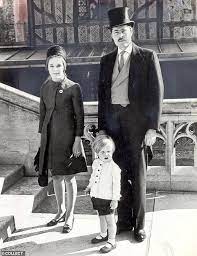 Lord lucan married veronica duncan in 1963 and they had three children together, before divorcing in 1972. Lord Lucan Son Rubbishes Claims He S Been Found In Australia Daily Mail Online