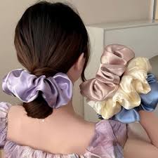 Scrunchie Satin Silk Premium / Ikat Rambut Scrunchie Satin Glossy Motif Polos Hairband