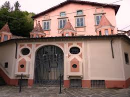 Hotel antico albergo terme ofrece piscina termal: Bagni Di Lucca Terme Ponte Delle Catene Orrido Di Botri