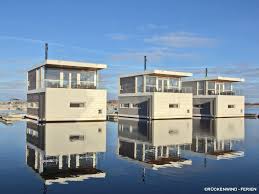 floating houses typ 100 in kroslin buchbar uber ruckenwind ferien de ferienhaus am strand traumhafte strandhauser hausboot