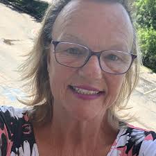 ☀️ Villagers are staying cool at the #DeLunaRecreation pool! Swipe to see  how these neighbors are soaking up the Florida sun while having some  hometown fun. Add a water 🌊 emoji in