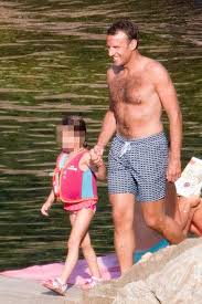 Emmanuel Et Brigitte Macron A La Plage Leurs Vacances Canon Brigitte Macron Macron Emmanuel Macron