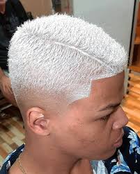 É uma boa opção pra alongar a silhueta. Cortes De Cabelo Masculinos