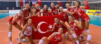 Türkiye voleybol federasyonu başkanı mehmet akif üstündağ, çin galibiyetini trtspor'a değerlendirdi. U19 Genc Kiz Milli Takimimiz Avrupa Voleybol Sampiyonasi Nda Finalde Galatasaray Org