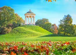 Northern english garden in autumn,. 2