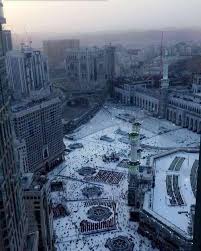 اشتقت الى فجر المسجد الحرام اللهم ارزقنا صلاه قريبه أمام الكعبة المشرفة landmarks travel times square