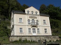 Die 75 modern eingerichteten zimmer in den häusern villa sendig und residenz elbblick verfügen selbstverständlich über dusche. Ferienwohnungen Wilhelm Bad Schandau Updated 2020 Prices
