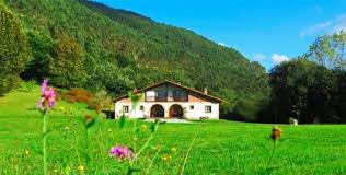 Descubre el concepto modern rural en un entorno idílico. Siete Alojamientos Rurales Con Encanto Que Merecen La Pena En Cantabria