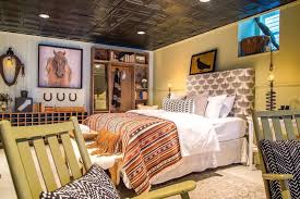 Netflix Series Stay Here Features Renovation Of Hudson Carriage House Newyorkupstate Com Renting A House Home Townhouse For Rent