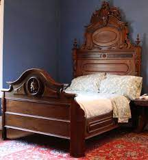 Pin By Tiffany Victoria On Fancy Furniture Victorian Furniture Victorian Bed Furniture