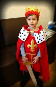 King Costume On Pinterest King Costume For Kids Medieval Costume Diy Diy Costumes Kids