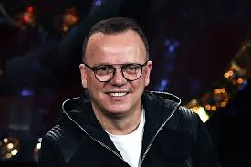 Scopriamo chi è la fan di gigi d'alessio che lo avrebbe fatto innamorare, al. Gigi D Alessio In Macchina Con La Fidanzata Denise Il Video