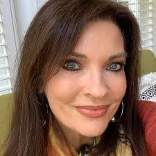 Laura Tyner's Instagram, Twitter & Facebook