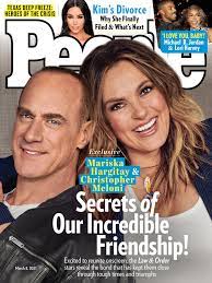Svu star mariska hargitay praised a young fan of her show for bravely fighting off a. Mariska Hargitay Christopher Meloni Talk Friendship Svu Reunion Hollywood Life