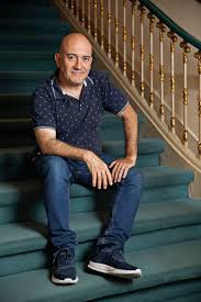 He began in the children's theater, by the hand of francisco nicholson in 1981 at the teatro adhoc, which company he integrated. Z3q0ik5xt91lum