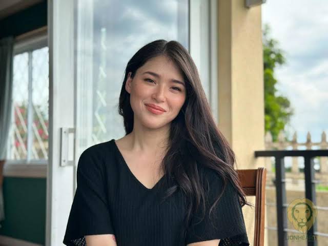 Kylie Padilla sparks speculation about relationship status with cryptic  ‘single’ posts - LionhearTV