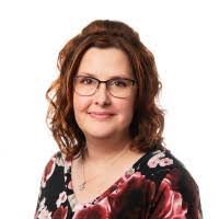 Renee Ives's Instagram, Twitter & Facebook