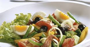 Gemischter Salat Mit Eiern Oliven Und Sardellen Rezept Sardellen Gemischter Salat Salat