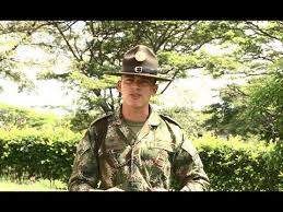 #anonymous colombia retira la página oficial del ejército nacional de colombia en rechazo a los asesinatos y hostigamientos presentados durante el paro nacional contra la reforma tributaria que presentó el gobierno de iván duque, indicaron en su cuenta de twitter. Cabo Primero Edilberto Rubio Un Soldado Que Porta Con Orgullo El Uniforme Del Ejercito Nacional Youtube