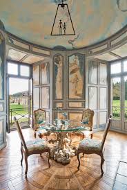 Jay gatsby might have only cared about securing daisy's affection, but your guests will toast to you when you open the next bottle of champagne with a perfect. 5 Great Gatsby Interior Tips To Create The Perfect Juan Pablo Molyneux
