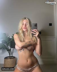 Lottie Moss Sexy and Nude Selfie Photos Teasing Her Hot Boobs in Instagram  - AZNude
