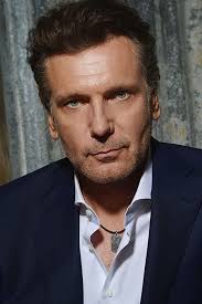 Peter please answer the following question. Peter J Lucas Filme Alter Biographie