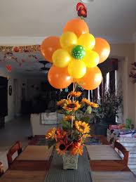 Flower Balloon Centerpiece For Thanksgiving Balloon Decorations Thanksgiving Decorations Diy Balloon Centerpieces