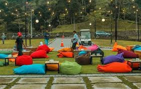 Setelah puas berfoto di bukit geulis sekarang kita menuju ke cafe bukit pelangi yang pasti kamu akan puas ketika berada di tempat ini. Pelangi Cafe Resto Bogor Daftar Harga Menu Dan Lokasi