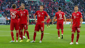 Last weekend, robert lewandowski equalled gerd muller's record of 40 bayern are basking in their ninth successive bundesliga title, their 31st german championship in all and 30th. Fc Bayern Munchen Nach Dem 2 2 Beim Fc Augsburg Schein Souveranitat Statt Entwicklung Kicker