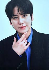 leeteuk when he was asked why is he so handsome : " I was born handsome"  FACTS ONLY <3 <3 [c] itsxelf_ -heekyunics -heekyunics