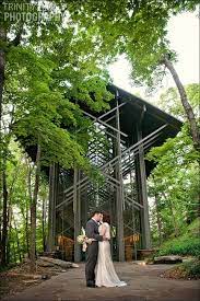 Eureka Springs Wedding Photographers Thorncrown Chapel Sean And Lexy Eureka Springs Weddings Thorncrown Chapel Wedding