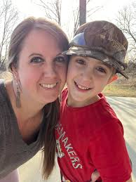 Emma Creek's Instagram, Twitter & Facebook