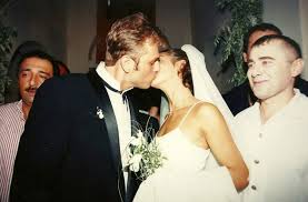 O παύλος χαϊκάλης και ο πέτρος φιλιππίδης στην ελένη μενεγάκη. H Apisteyth Apokalypsh Toy Apostoloy Gkletsoy Gia Ton Gamo Toy Me Thn Maria Elenh Lykoyrezoy Zinapost Gr