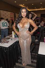 Kendra Lust - Coming back to LA for bg (page 28) | Porn Fan Community Forum